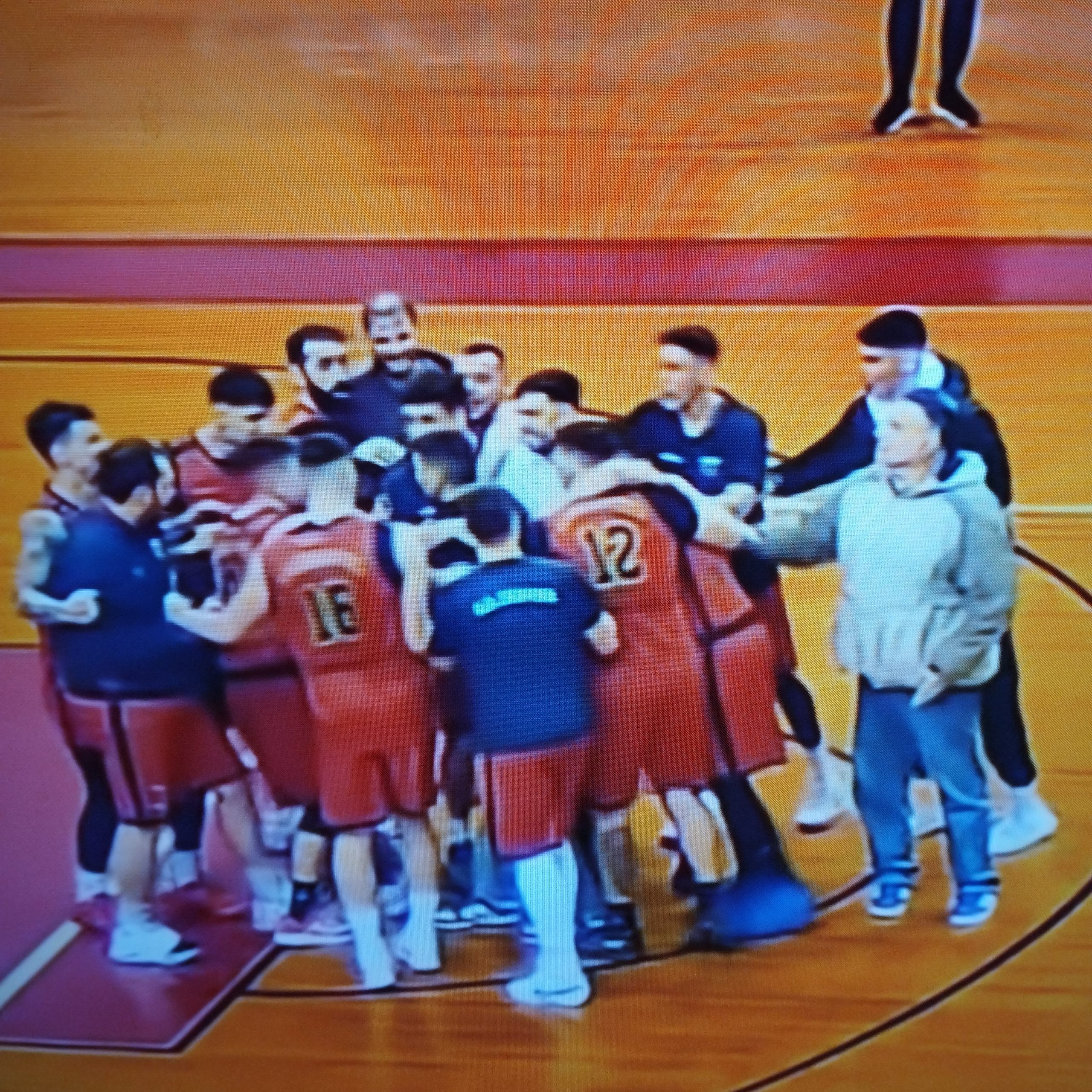 ΔΙΠΛΟ ΣΤΟ ΠΕΡΙΣΤΕΡΙ ΟΙ ΑΝΔΡΕΣ!!!